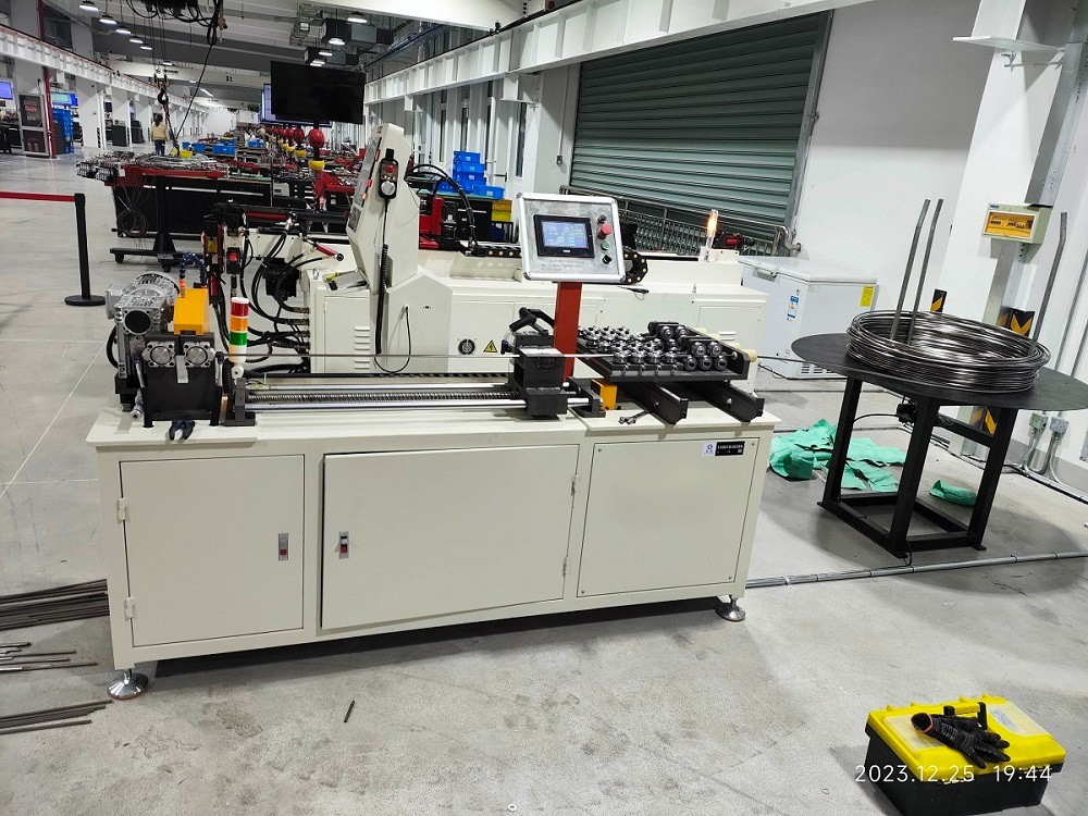 Servo Screw Feeding Steel Pipe CNC Straightener and Cutter Machine with Multiple Straighteners Servo Screw Feeding Steel Pipe CNC Straightener and Cutter Machine with Multiple Straighteners