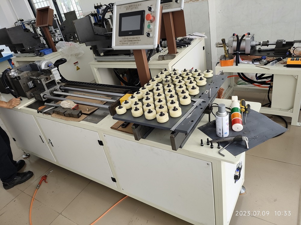 Servo Screw Feeding Steel Pipe CNC Straightener and Cutter Machine with Multiple Straighteners Servo Screw Feeding Steel Pipe CNC Straightener and Cutter Machine with Multiple Straighteners