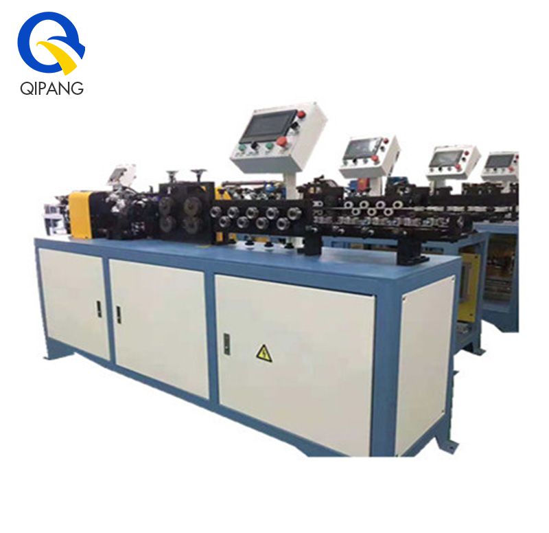 Automatic pipe straightening and cutting machine